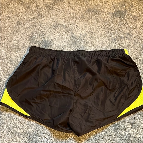 90 Degrees Black and Lime Athletic Shorts for Men - Picture 3 of 3